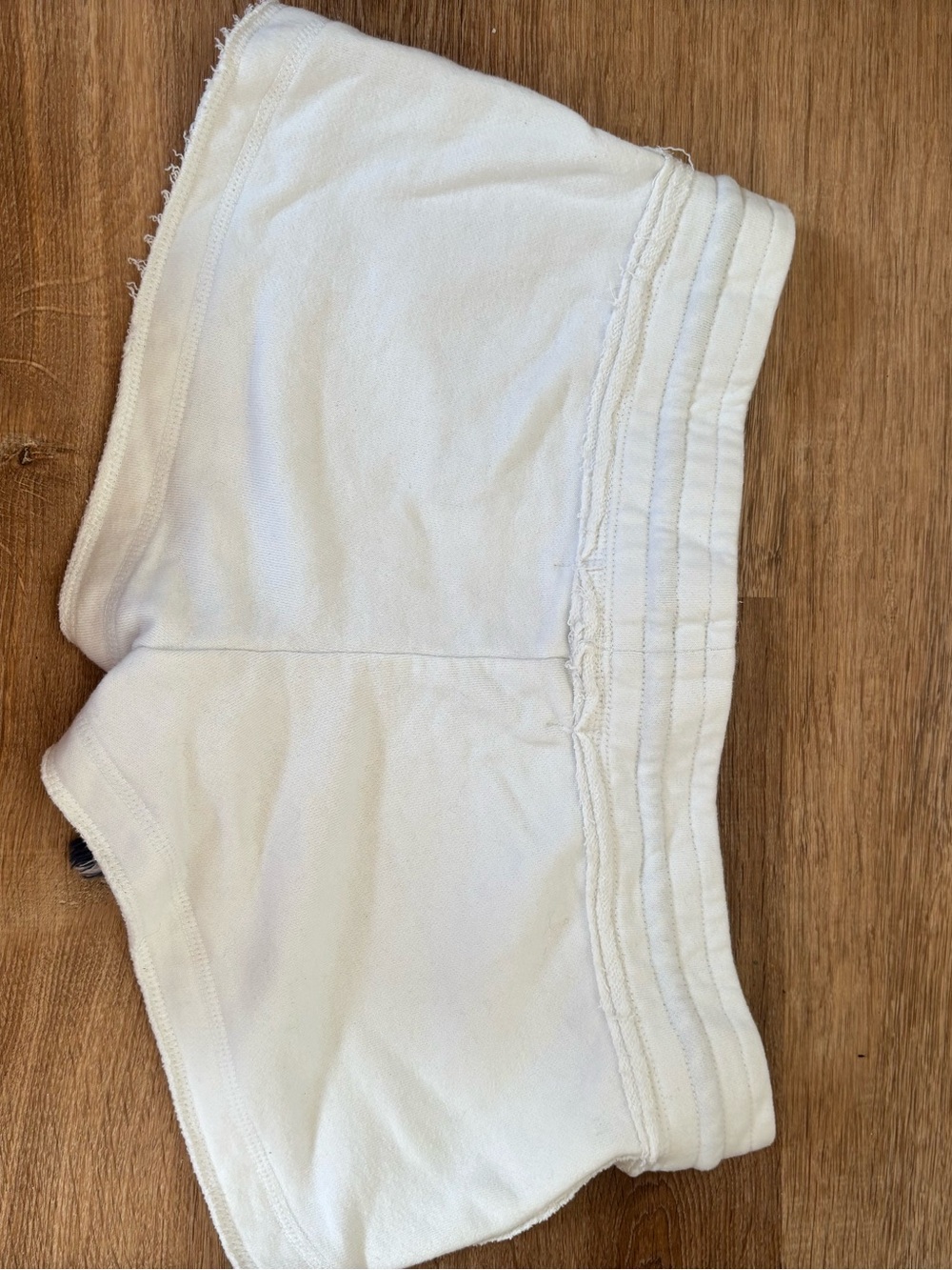 Billabong women’s size medium mini shorts - Picture 3 of 3